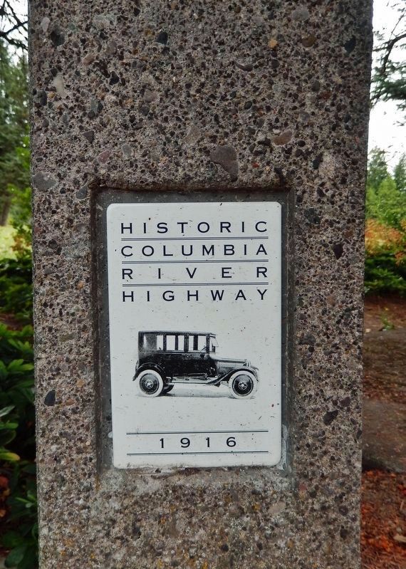 Historic Columbia River Highway 1916 (<i>plaque on pole supporting marker</i>) image. Click for full size.