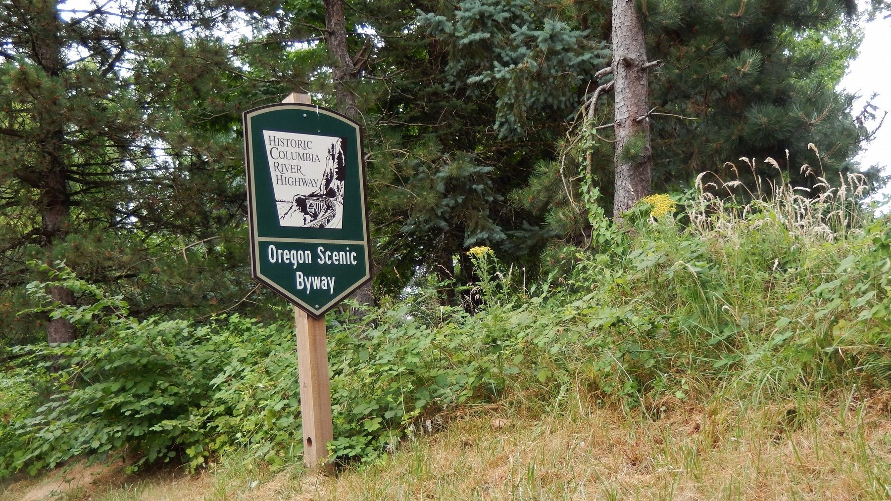 Historic Columbia River Byway Sign (<i>on highway near marker</i>) image. Click for full size.