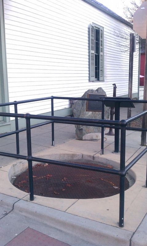 Beekman Bank Well image. Click for full size.