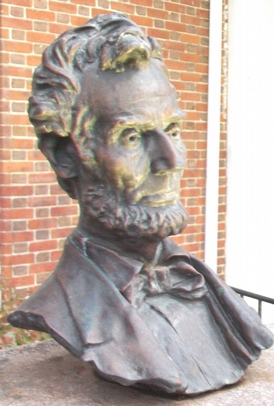 Abraham Lincoln Bust image. Click for full size.