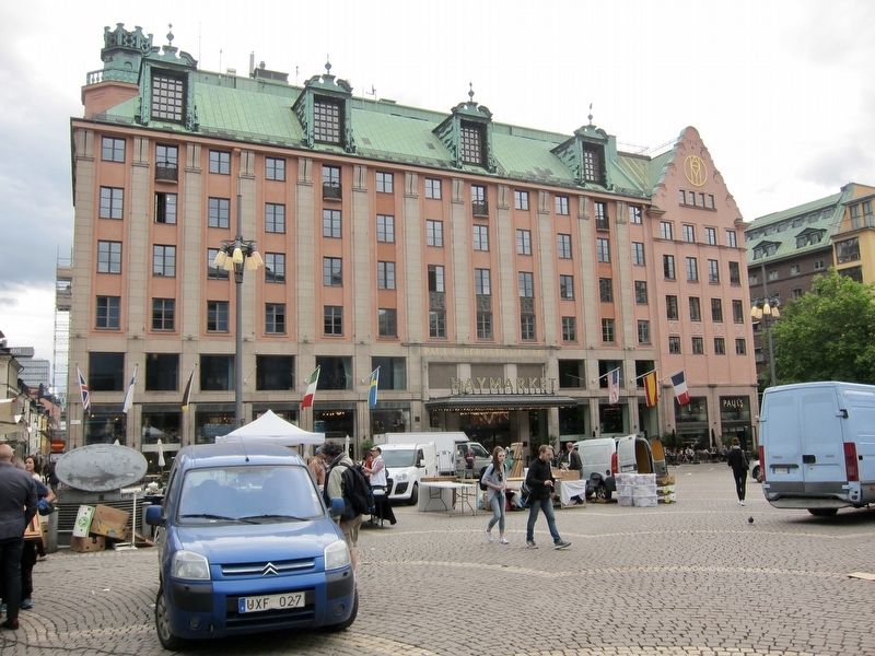 Former Varuhuset PUB / PUB Department Store (now a Scandic Hotel) image. Click for full size.