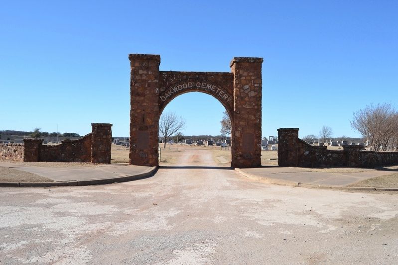 Rock Archway Entrance to Oakwood Cemetery image. Click for full size.