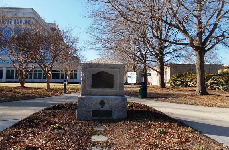 The Battle of Great Bridge Monument (<i>rear</i>).. Click for full size. The Battle of Great Bridge Monument (<i>rear</i>). image. Click for full size.