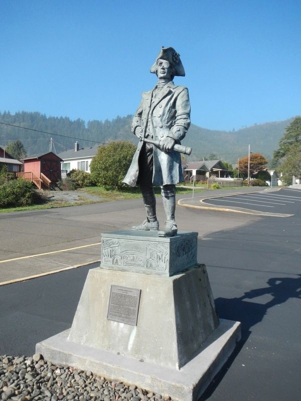 Captain Robert Gray Statue and Marker image. Click for full size.