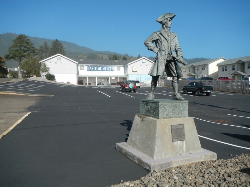 Captain Robert Gray Statue and Marker image. Click for full size.