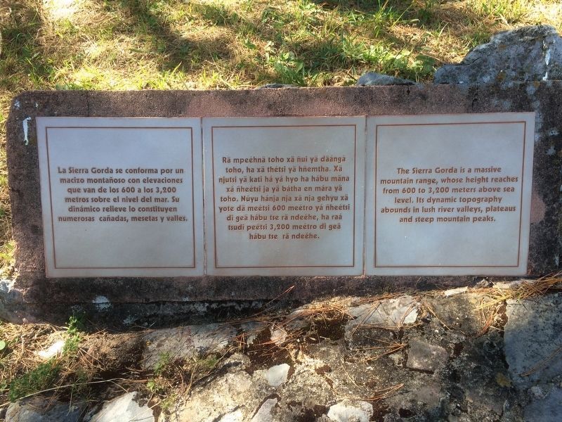 An additional marker on the walkway about the Sierra Gorda image. Click for full size.