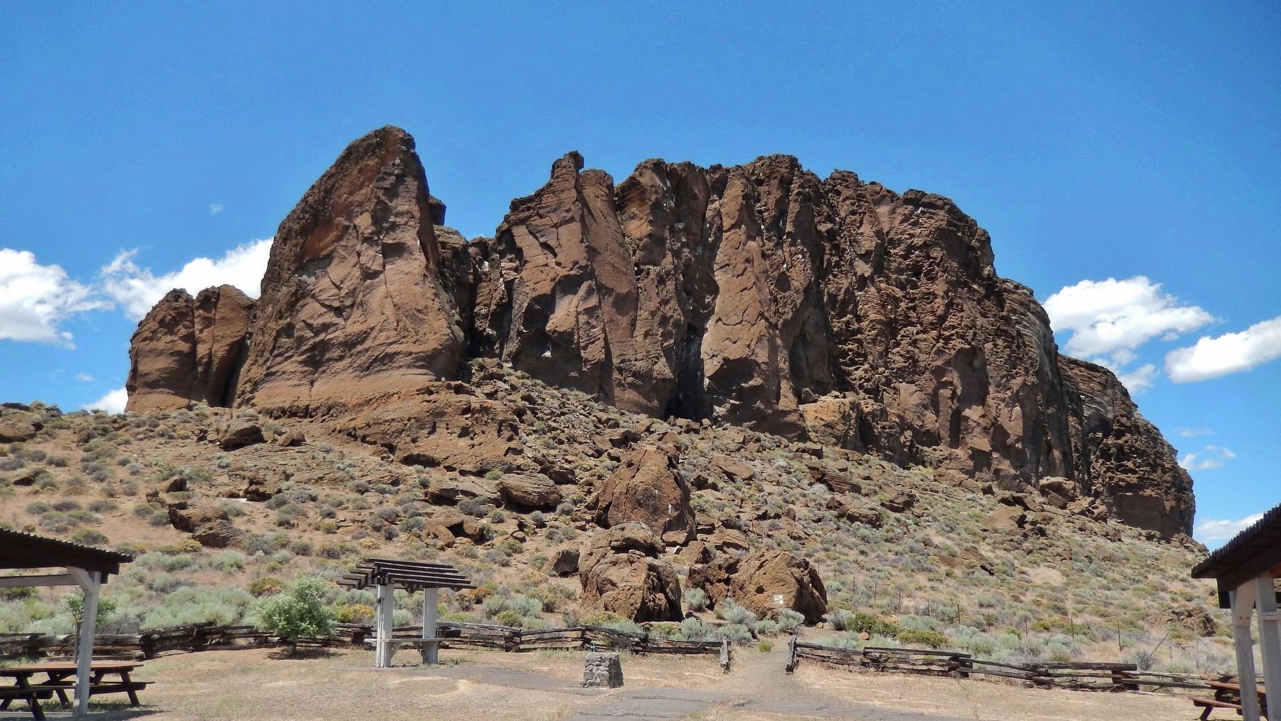 Fort Rock (<i>view from marker</i>) image. Click for full size.