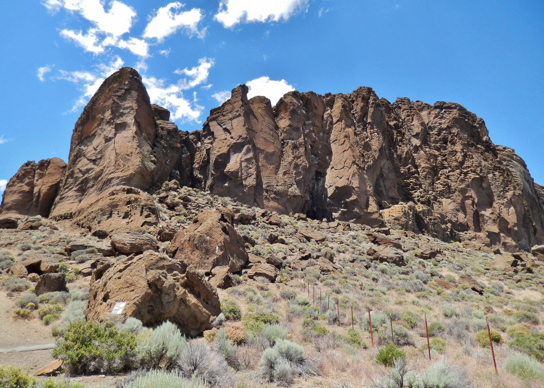 Fort Rock (<i>view from marker</i>) image. Click for full size.