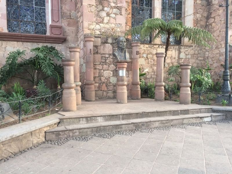 Nicolás Bravo monument and marker. Click for full size. Nicolás Bravo monument and marker image. Click for full size.
