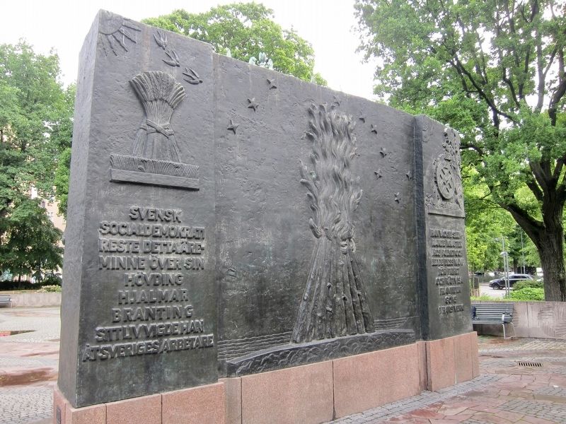 Rear Side of Branting Monument image. Click for full size.