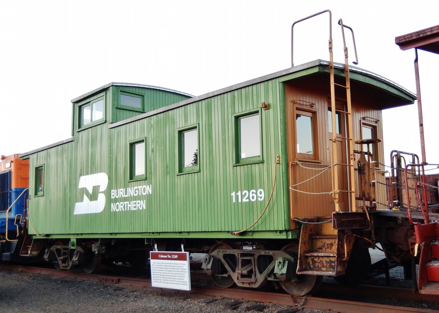 Caboose No. 11269 Marker (<i>wide view showing caboose</i>) image. Click for full size.