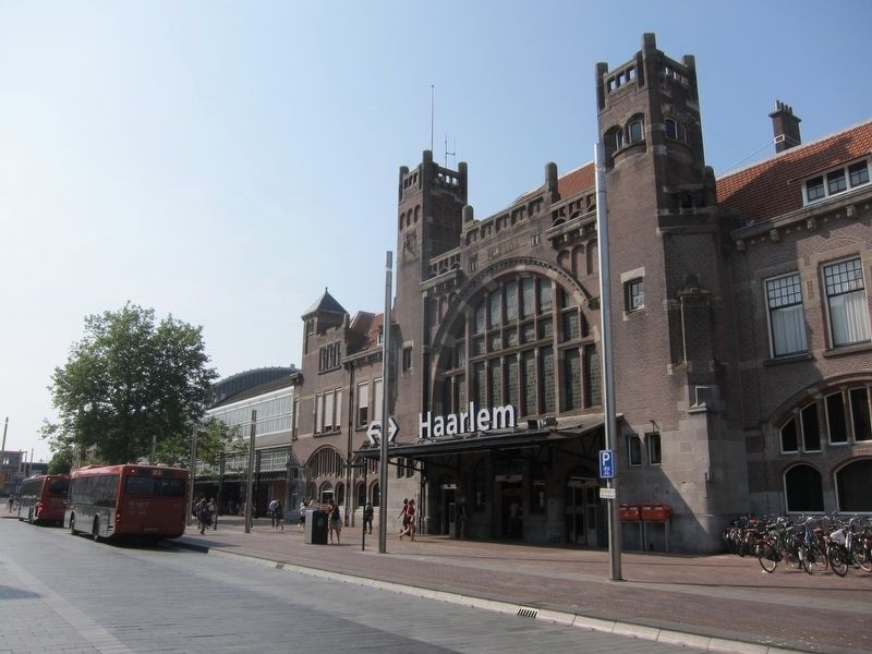 Haarlem Station. Click for full size. Haarlem Station image. Click for full size.