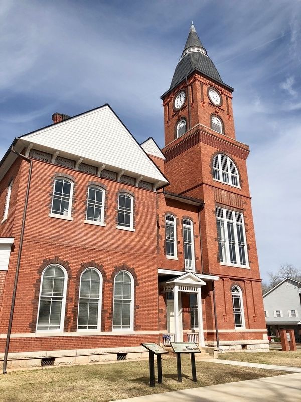 Marker with a view of the Old Randolph County Courthouse. image. Click for full size.