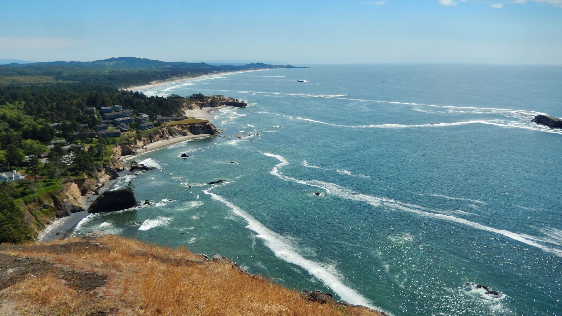 Cape Foulweather (<i>view south from near marker</i>) image. Click for full size.