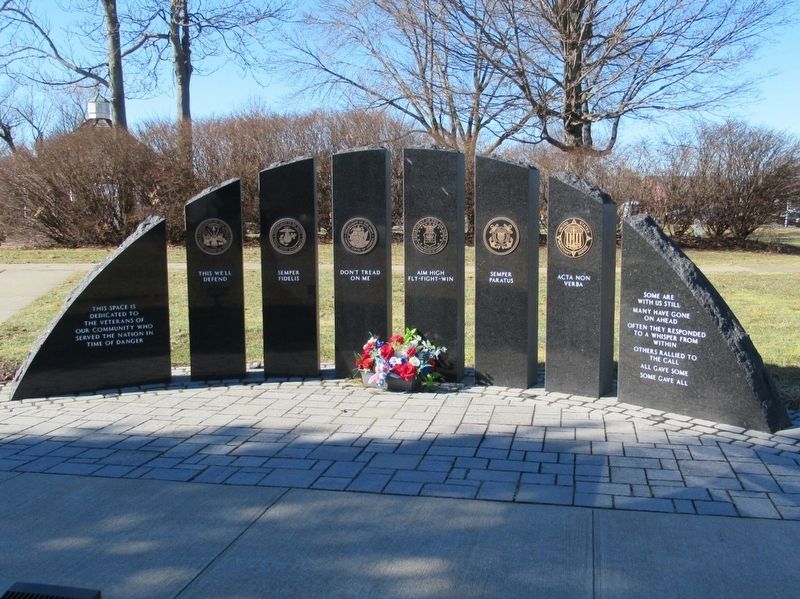 Enfield Monument to Veterans image. Click for full size.