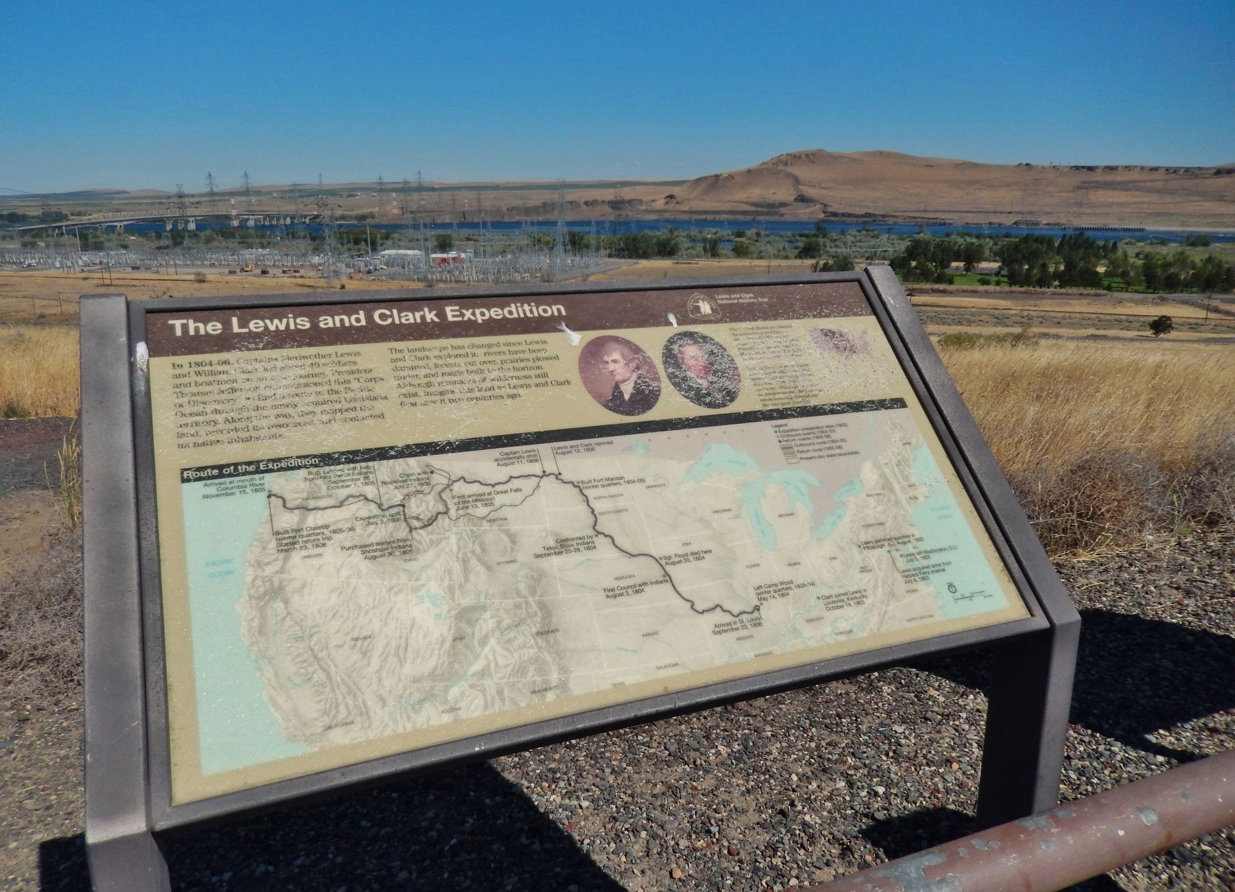 The Lewis and Clark Expedition Marker (<i>wide view; Columbia River in background</i>) image. Click for full size.