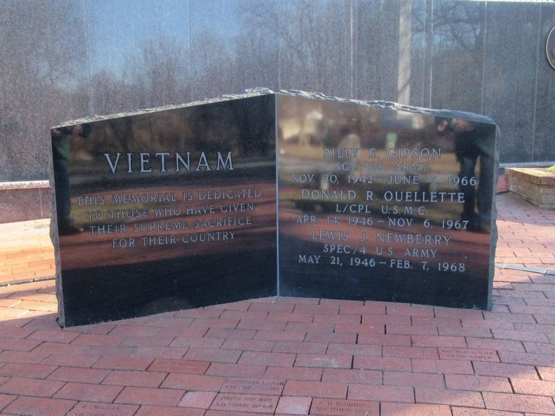 South Windsor Vietnam War Memorial image. Click for full size.