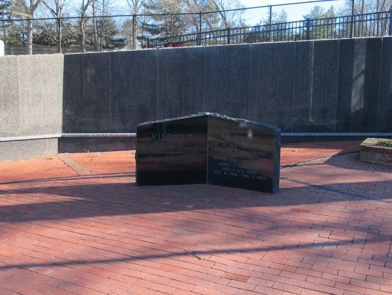 South Windsor Vietnam War Memorial image. Click for full size.