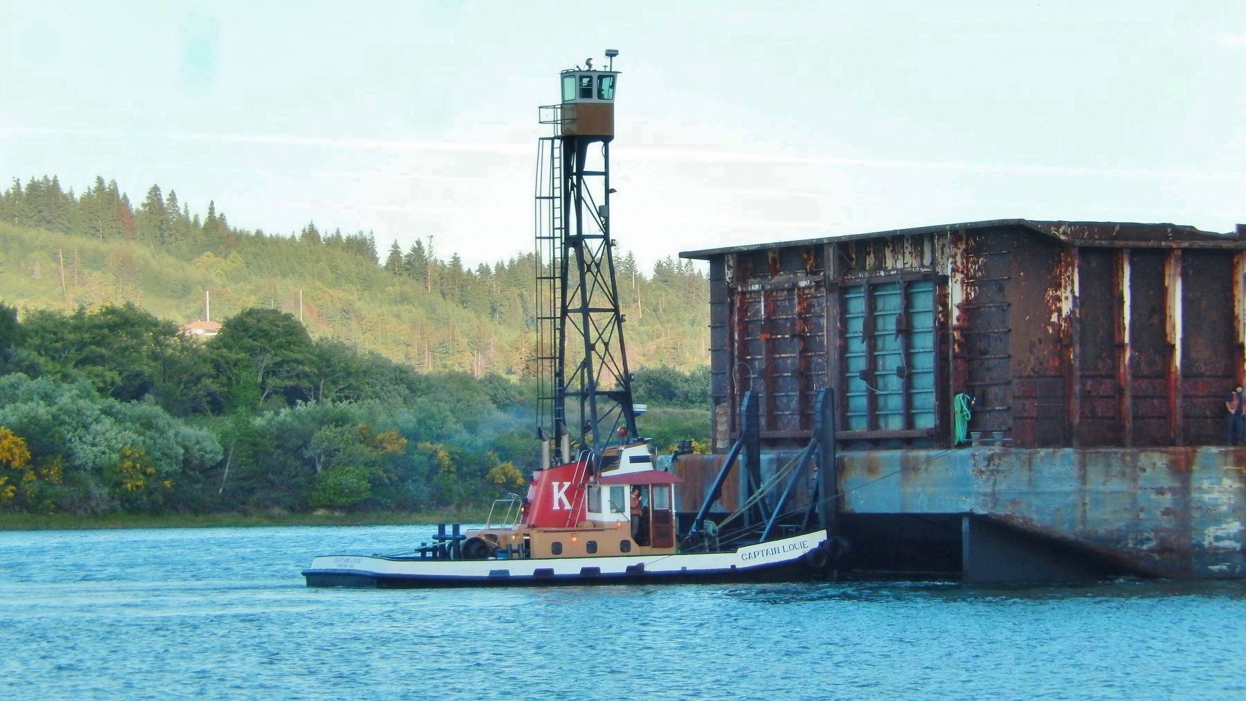 Tugboat <i>Captain Louie</i> pushing a barge. Click for full size. Tugboat <i>Captain Louie</i> pushing a barge image. Click for full size.
