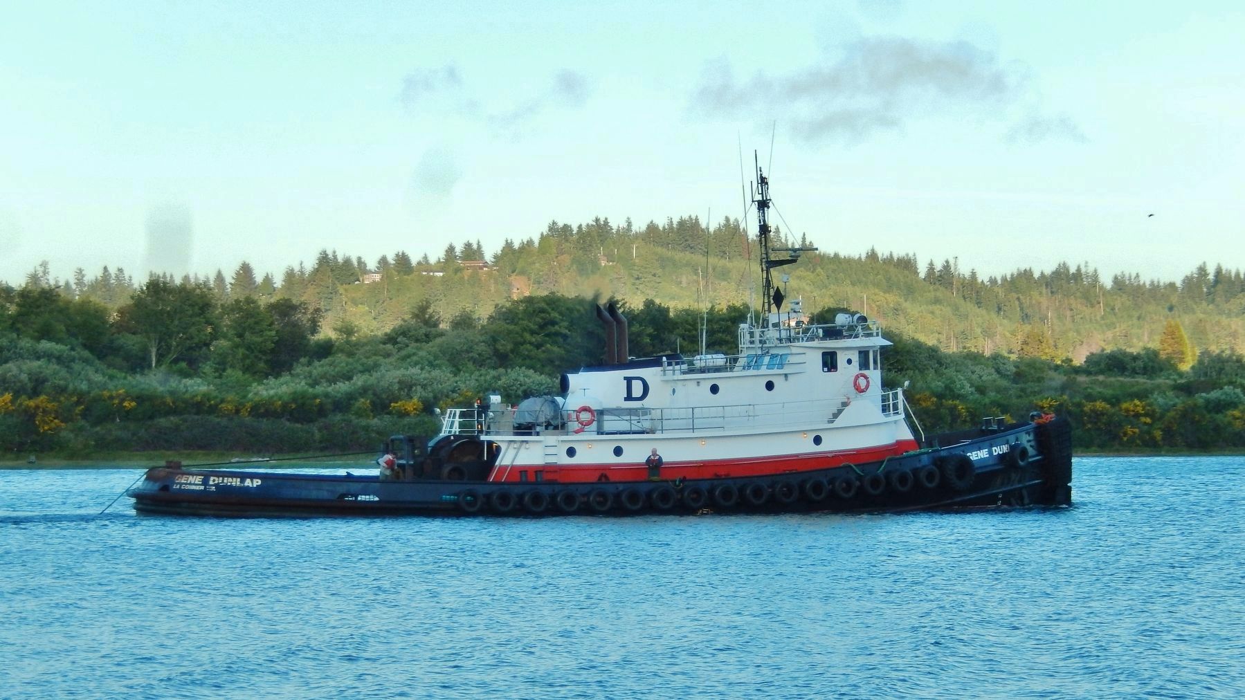Tugboat <i>Gene Dunlap</i> (<i>view from near marker</i>) image. Click for full size.
