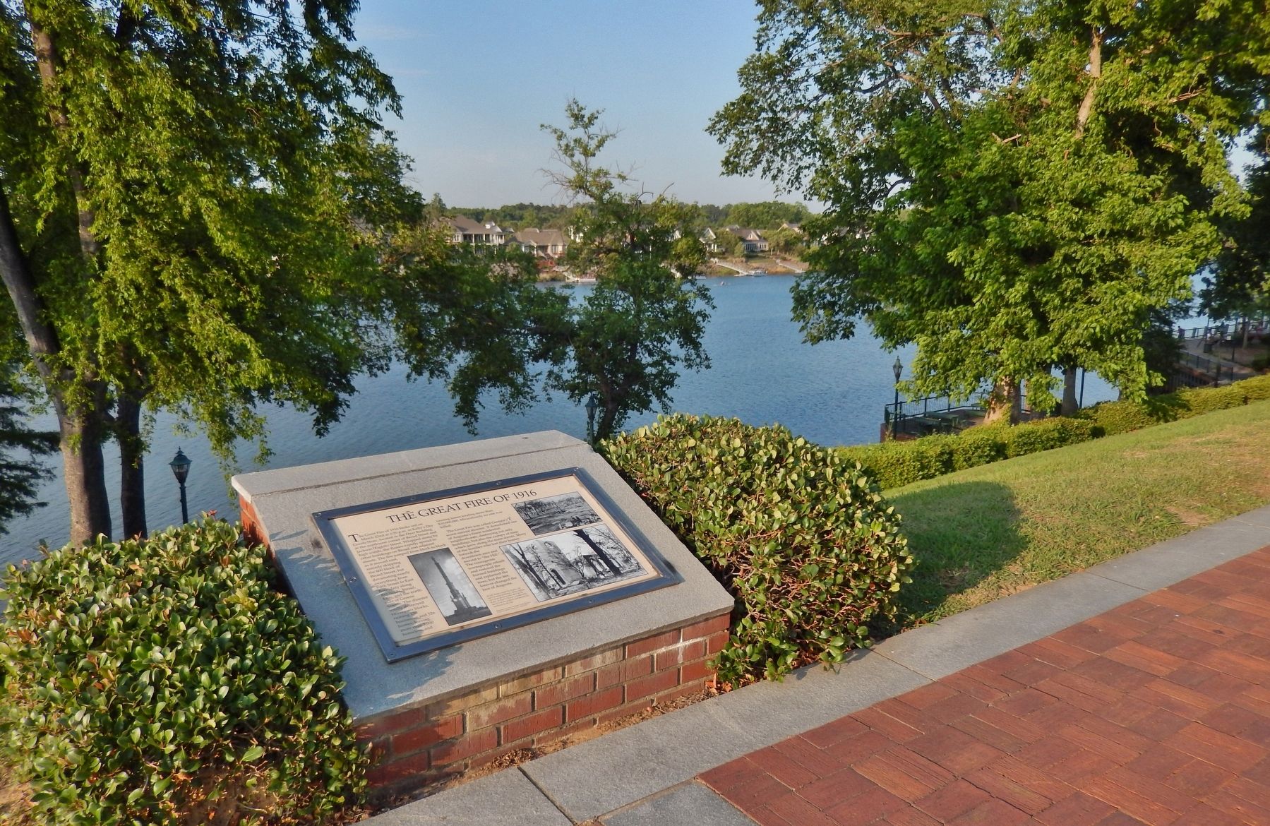 The Great Fire of 1916 Marker (<i>wide view; Savannah River in background</i>) image. Click for full size.