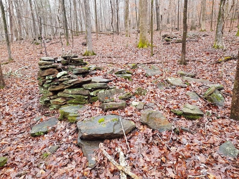 Stone Structures at Little Mulberry Park near the marker image. Click for full size.