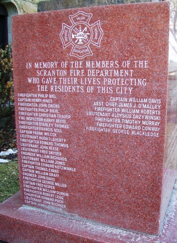 Benjamin Franklin Firefighter Memorial Honored Dead image. Click for full size.