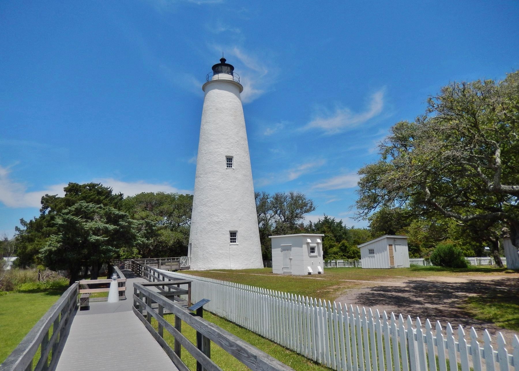 A Light for Ocracoke Inlet Marker (<i>wide view; marker center foreground on right side of path</i>) image. Click for full size.