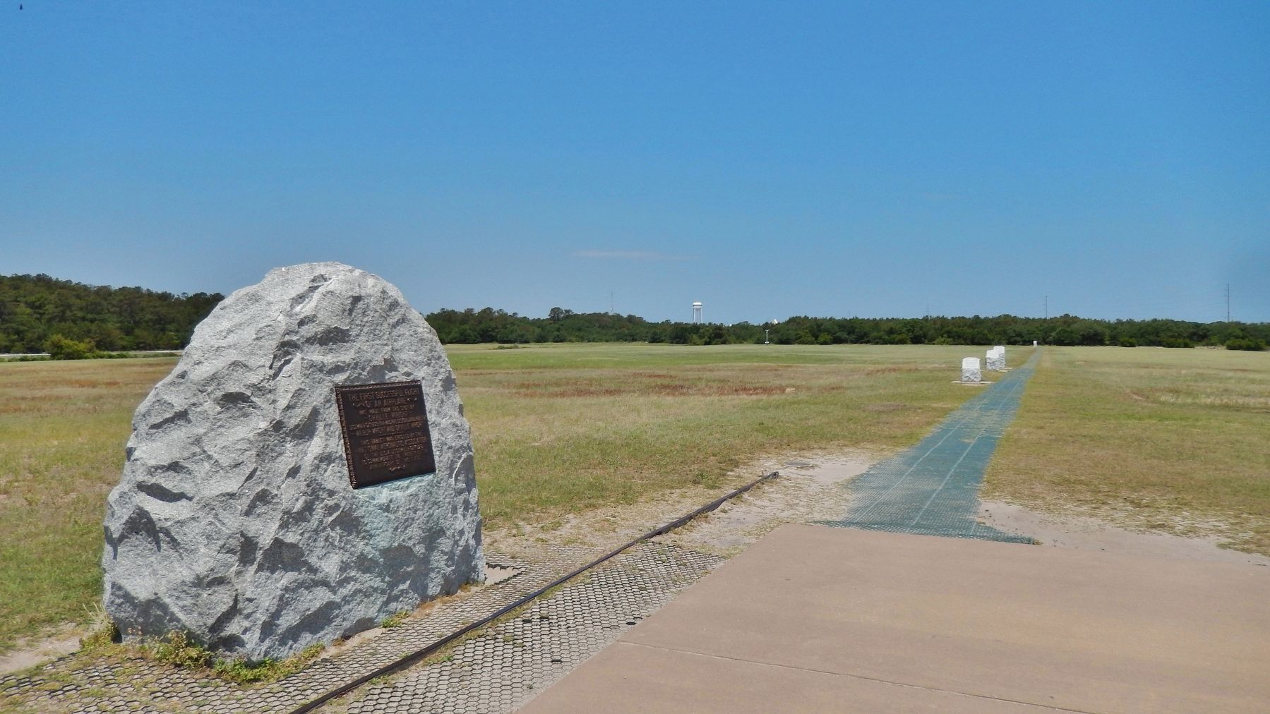 Trail along path of first flights, with related markers (<i>near this marker</i>) image. Click for full size.