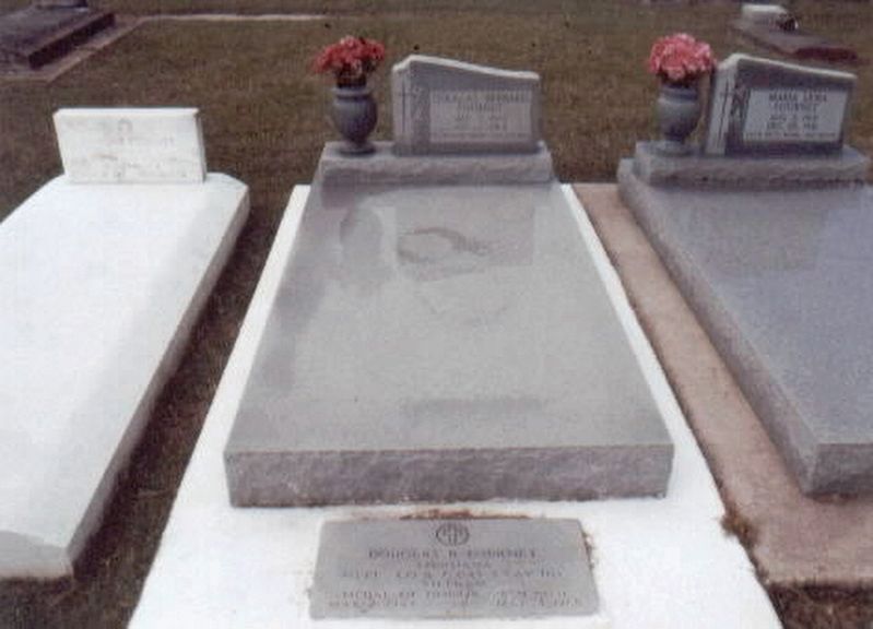 1st. Lt. Douglas B. Fournet Grave Marker image. Click for full size.