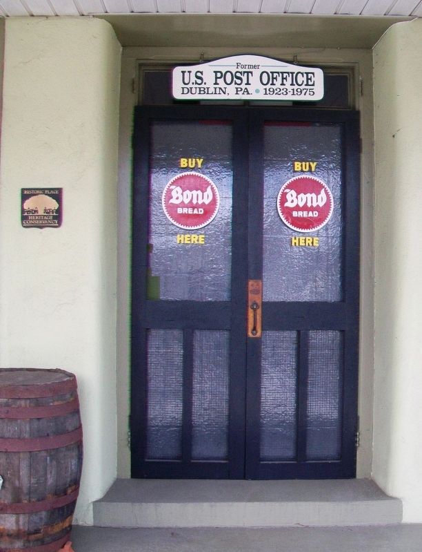 Former U.S. Post Office and Heritage Markers image. Click for full size.