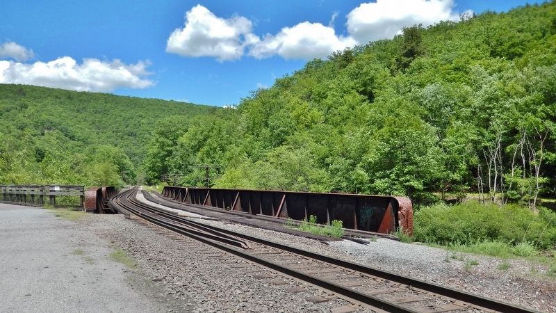 Railroad Trestle across Canal (<i>view north from marker</i>) image. Click for full size.