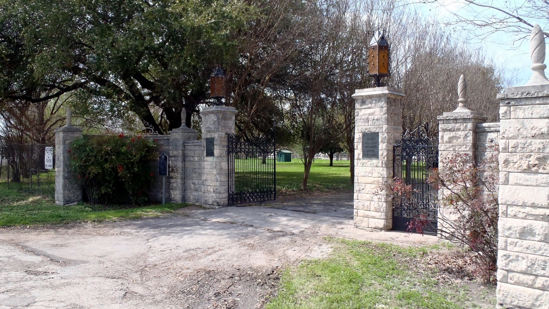 Gate to Moye Property image. Click for full size.