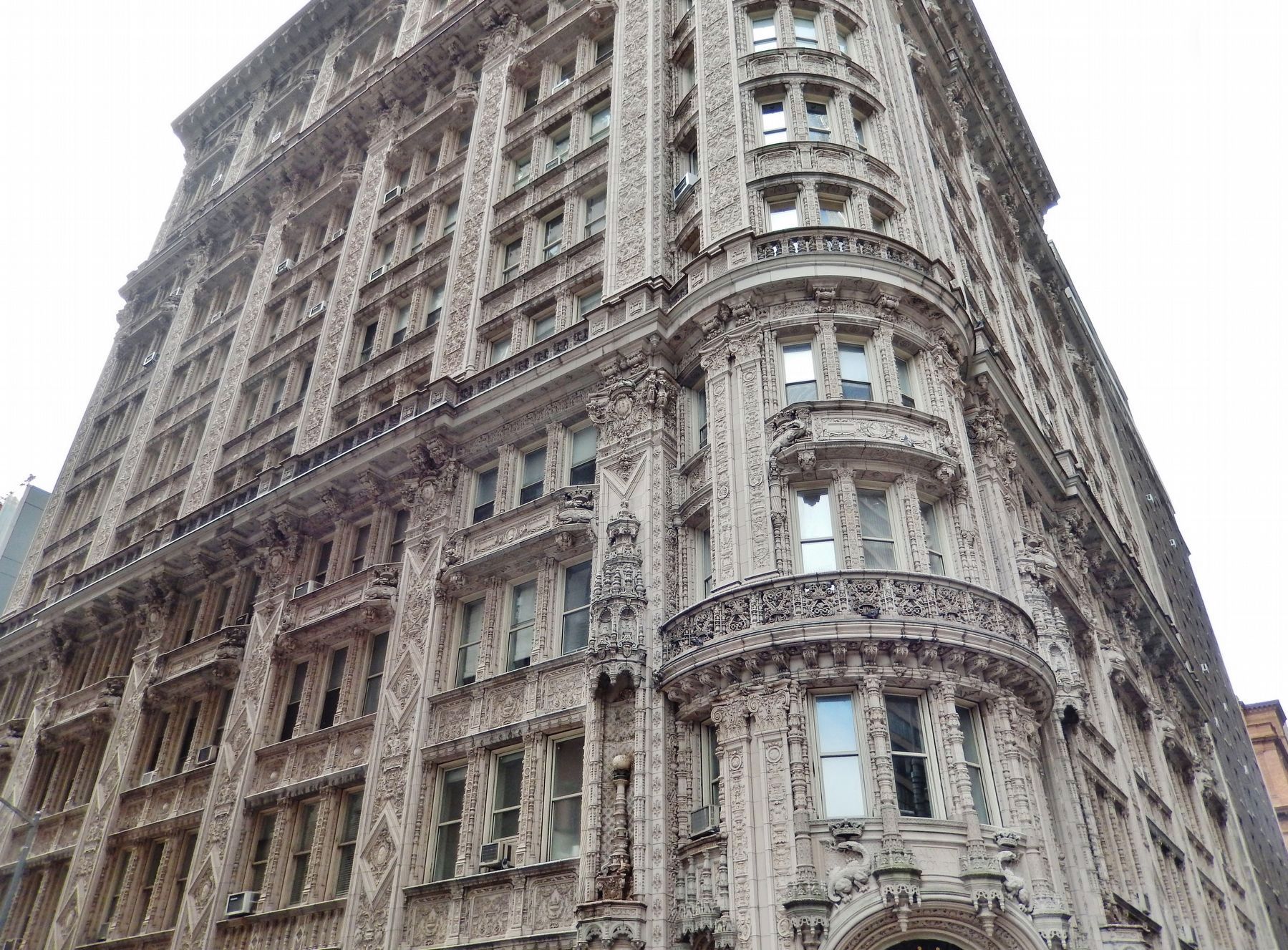 Alwyn Court Apartments (<i>corner perspective view</i>) image. Click for full size.