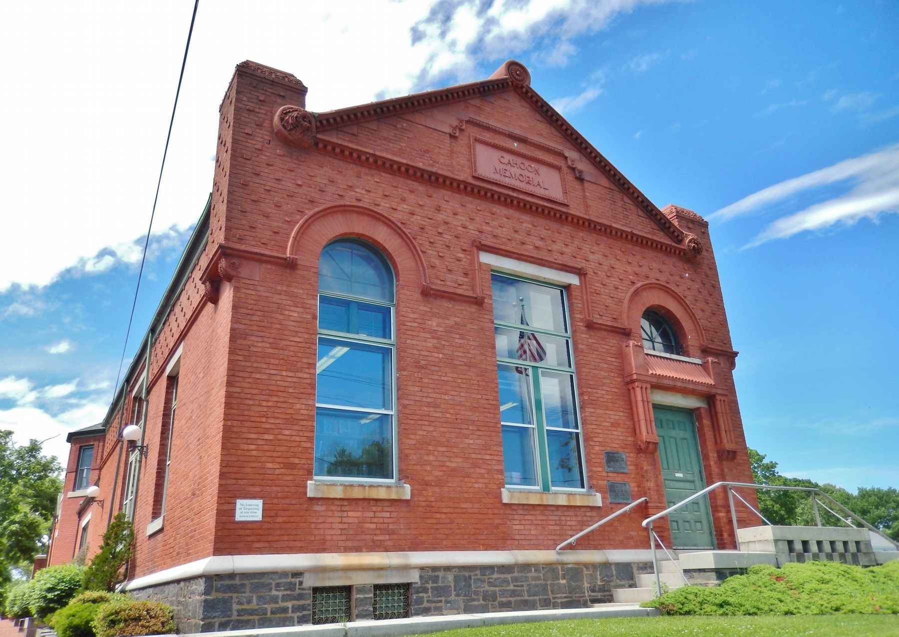 Southold Free Library / Cahoon Memorial Building (<i>view from marker</i>). Click for full size. Southold Free Library / Cahoon Memorial Building (<i>view from marker</i>) image. Click for full size.