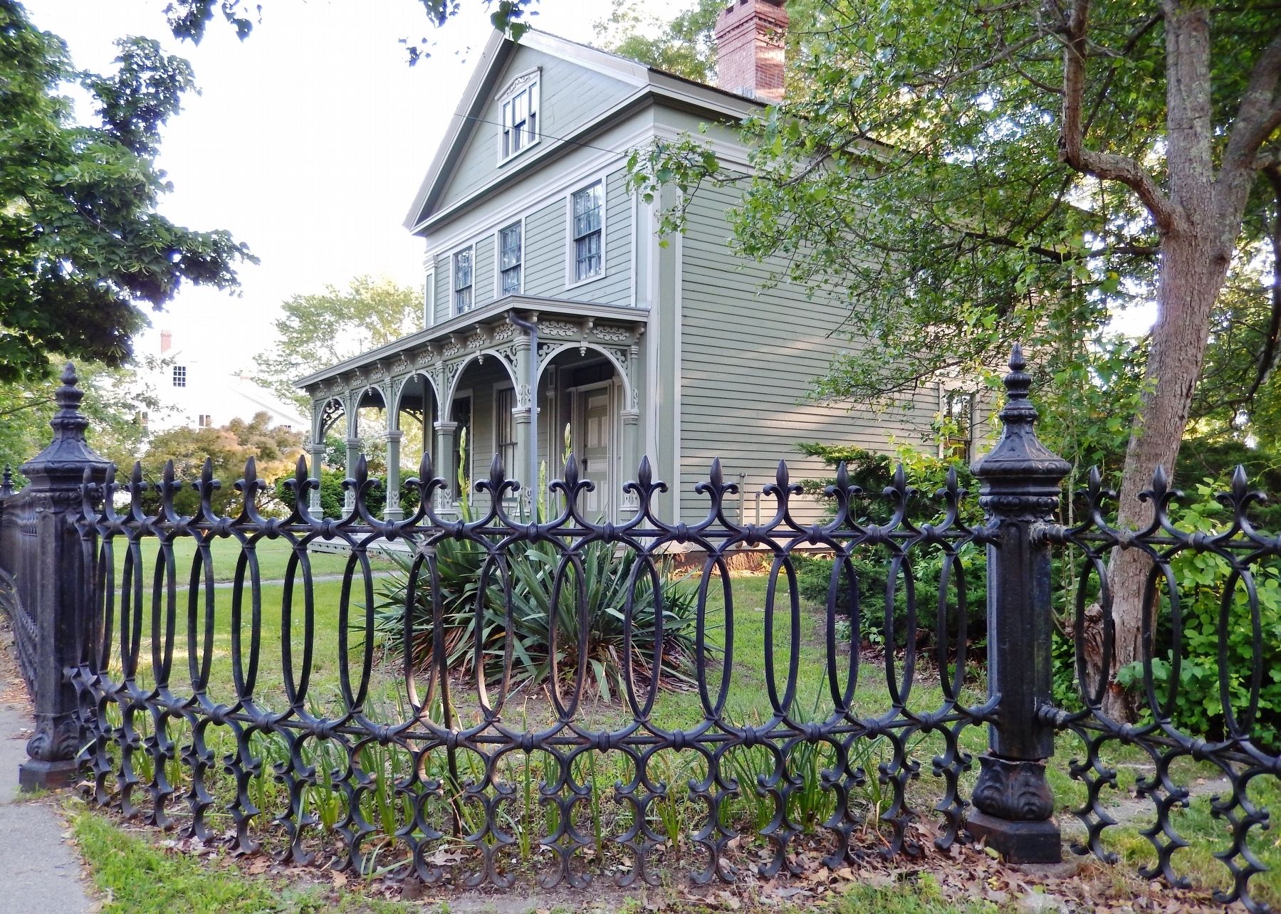 George Greenman House (<i>cast-iron fence was put up about 1866</i>) image. Click for full size.