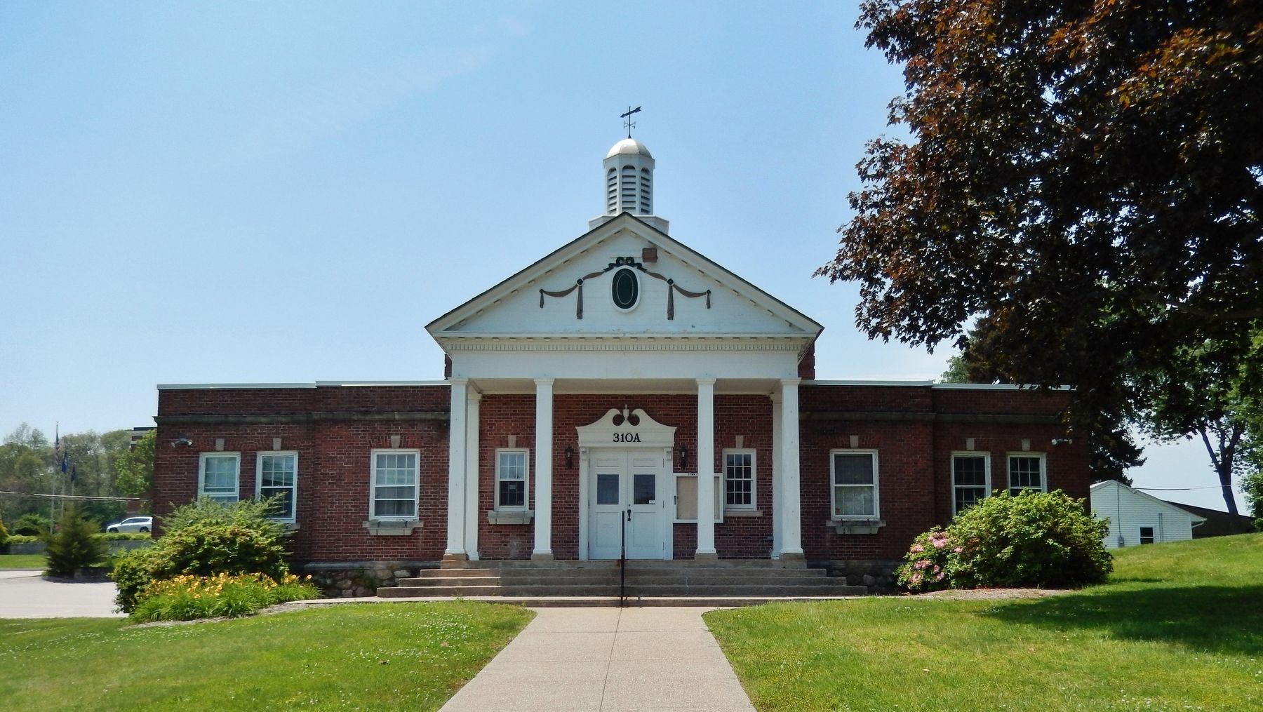 Montville Town Hall (<i>near marker</i>) image. Click for full size.