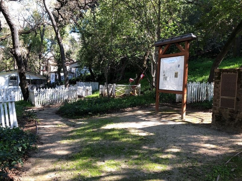 Hacienda Cemetery image. Click for full size.