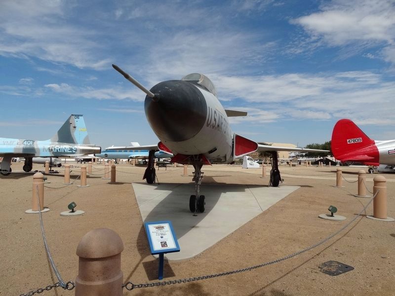 F-101 VOODOO Escort Fighter and Marker image. Click for full size.