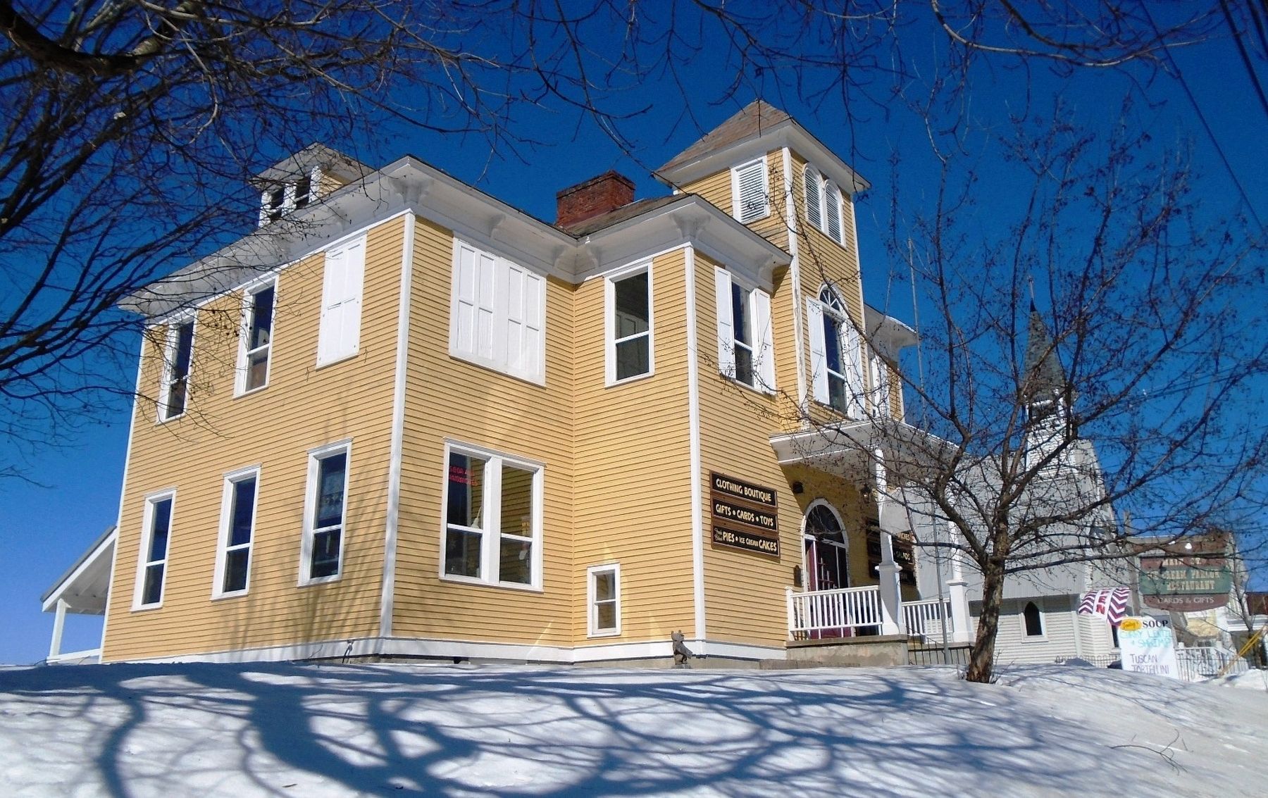 Former Town Hall. Click for full size. Former Town Hall image. Click for full size.