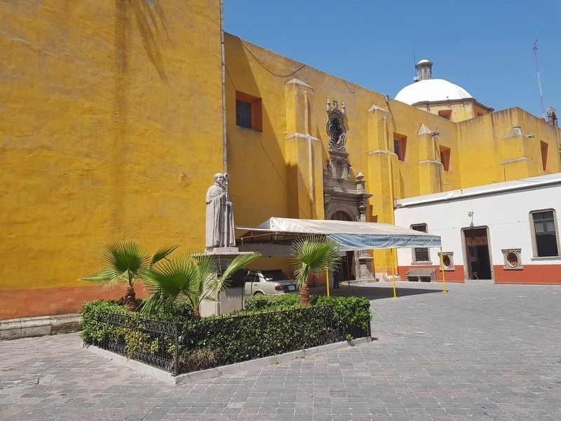 Vasco de Quiroga statue and Marker. Click for full size. Vasco de Quiroga statue and Marker image. Click for full size.