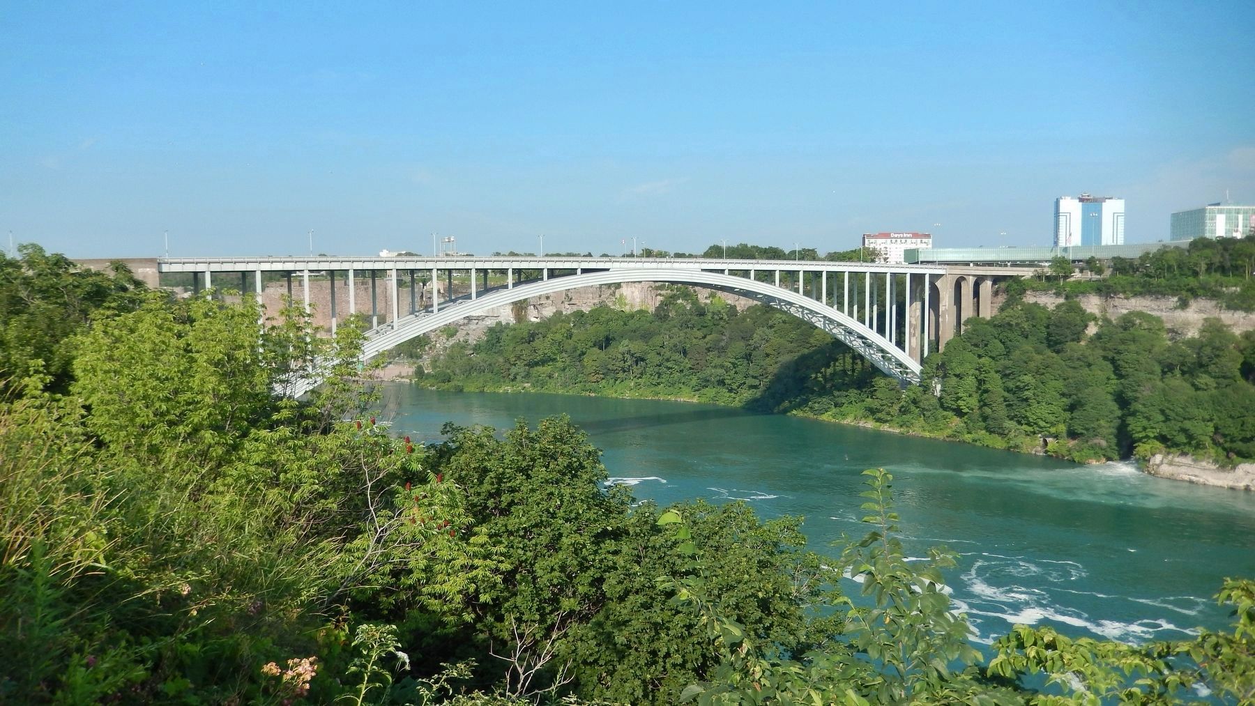 International Rainbow Bridge & Niagara River (<i>south side</i>) image. Click for full size.
