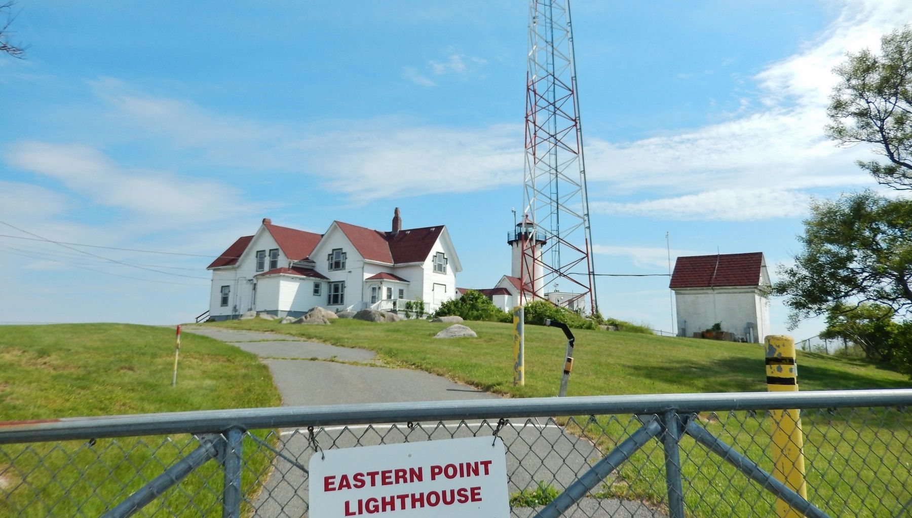 Eastern Point Lighthouse (<i>front view</i>) image. Click for full size.