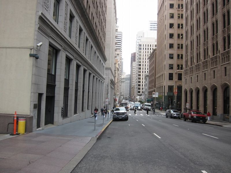 William Ingraham Kip Marker - Wide View, looking east along Pine Street image. Click for full size.