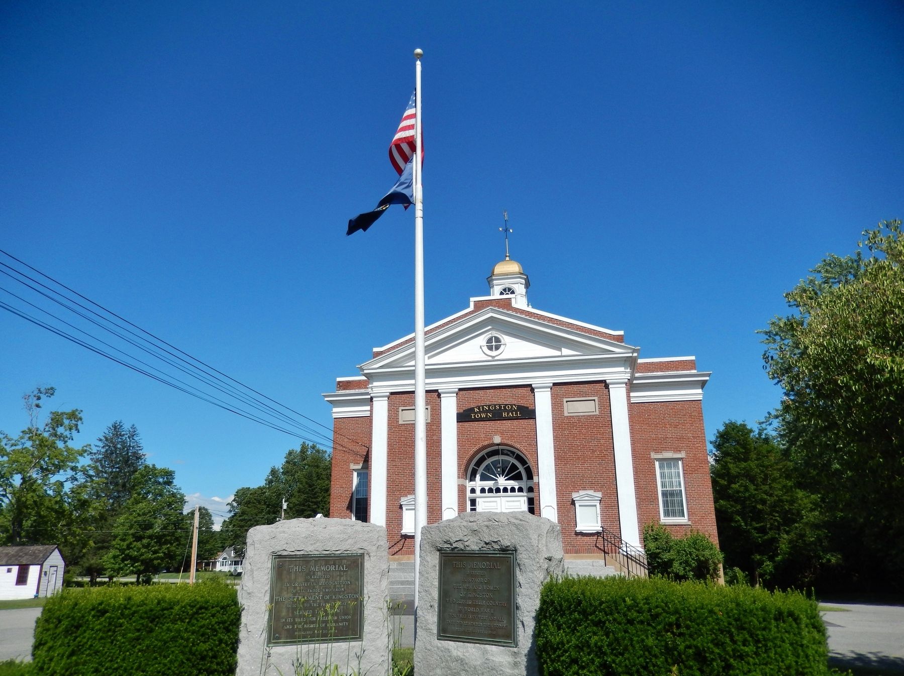 Kingston War Memorial (<i>wide view; Kingston Town Hall in background</i>). Click for full size. Kingston War Memorial (<i>wide view; Kingston Town Hall in background</i>) image. Click for full size.