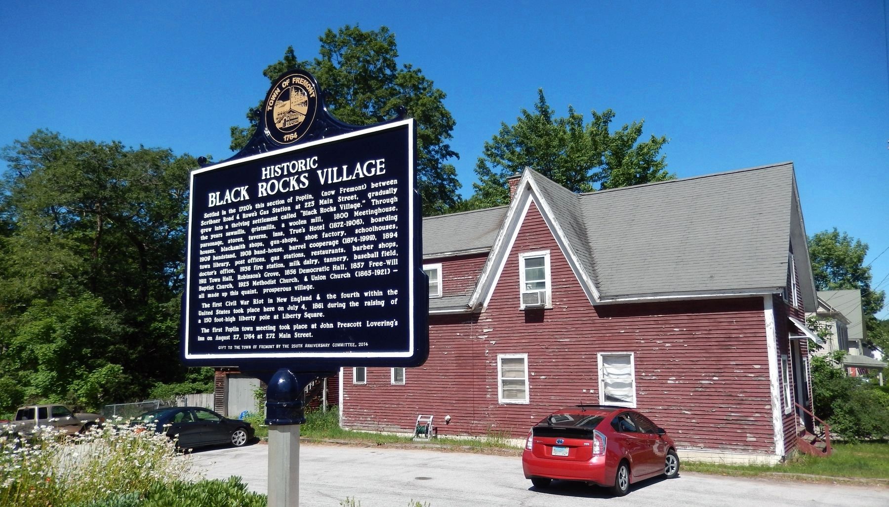 Historic Black Rocks Village (<i>marker side 1; wide view; Town Hall parking in background</i>) image. Click for full size.