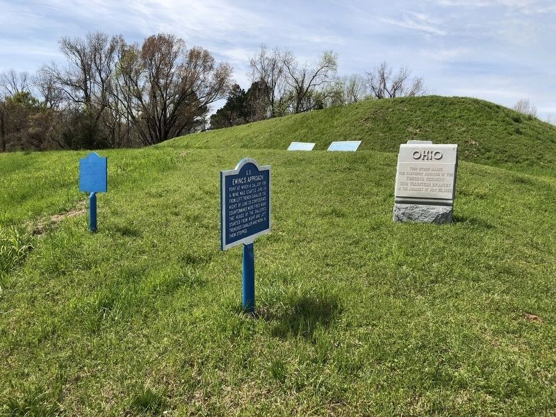 Ohio Thirtieth Regiment Marker at foot of Stockade Redan (Tour Stop #10). image. Click for full size.
