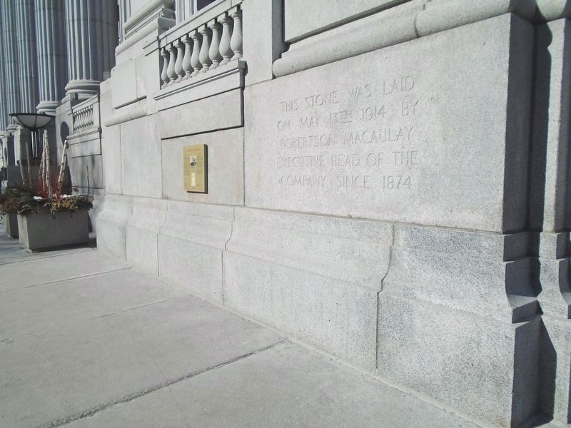Immeuble de la Sun Life Marker. Click for full size. Immeuble de la Sun Life Marker image. Click for full size.