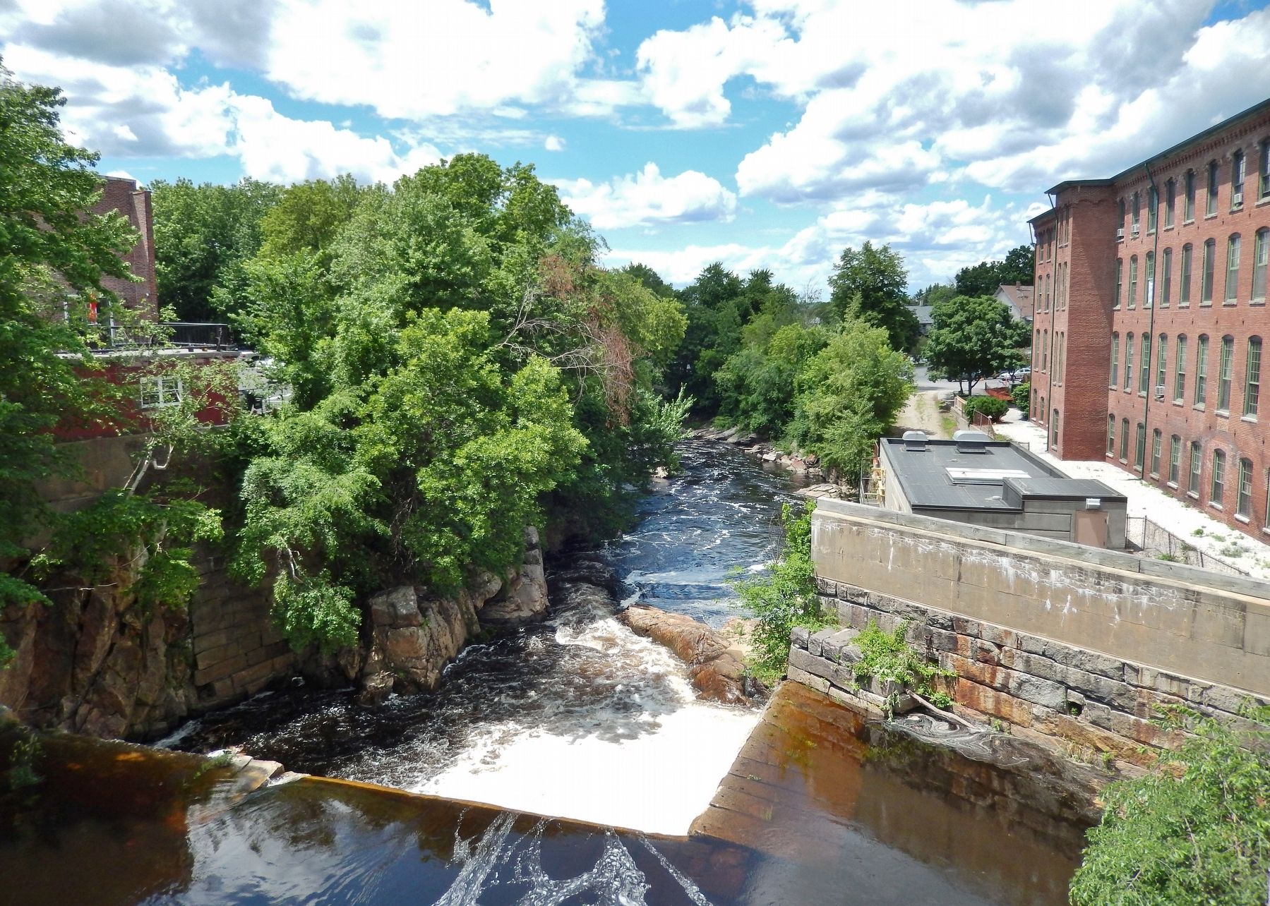 Suncook River drop en route to Merrimack River (<i>beside former Pembroke Mill</i>) image. Click for full size.
