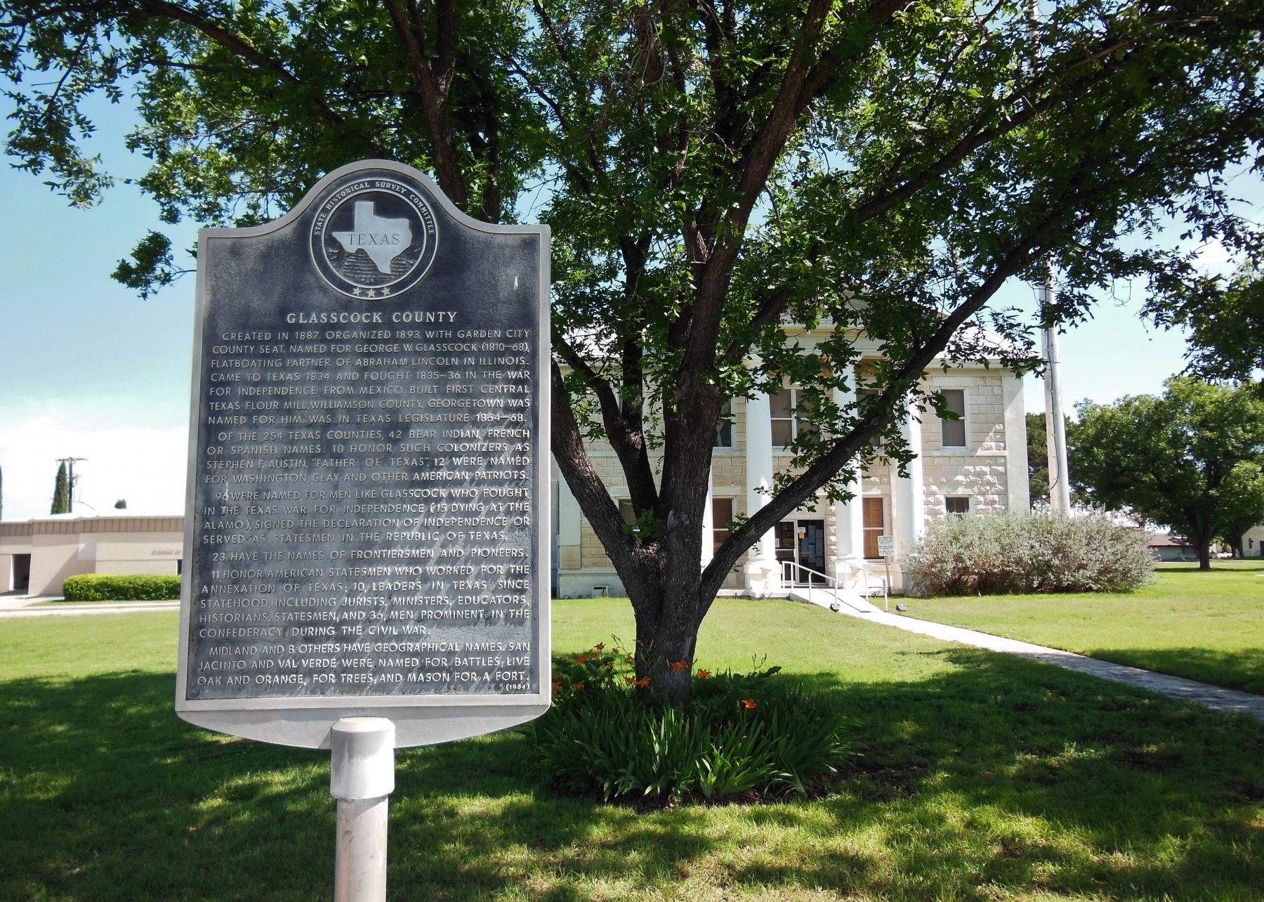 Glasscock County Marker (<i>wide view; Glasscock County Courthouse in background</i>) image. Click for full size.